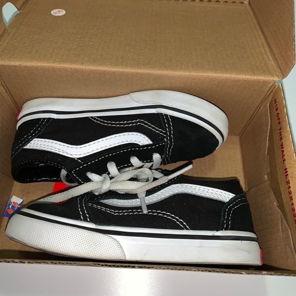 VANS Old Skool Black and White Toddler 8 - Picture 2 of 2
